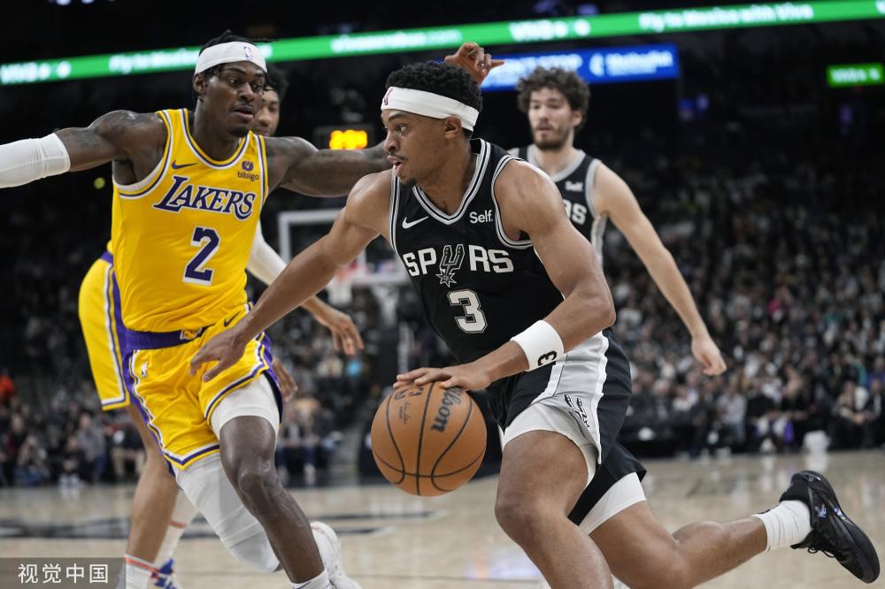 伸至更广的 伸至更广的