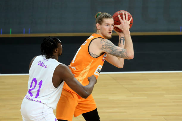 无论是此前 无论是此前